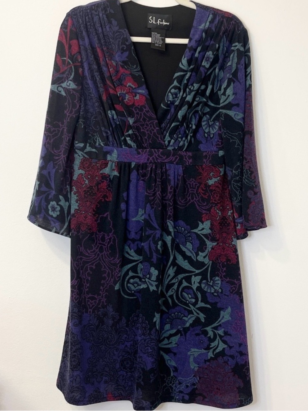 SL Fashions Multicolor Floral V-Neck Dress Size 12 PTP 19”-20” EUC